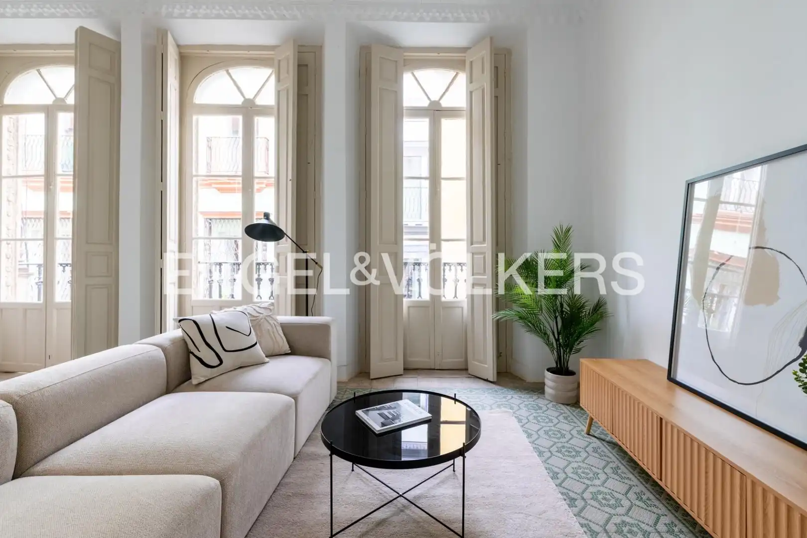Living room of Flat for sale in Sevilla  with Air Conditioner, Heating and Balcony