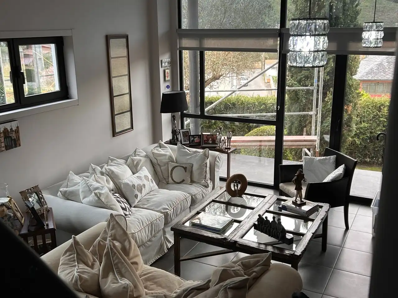Sala de estar de Casa o chalet en venta en Culleredo con Calefacción, Jardín privado y Parquet