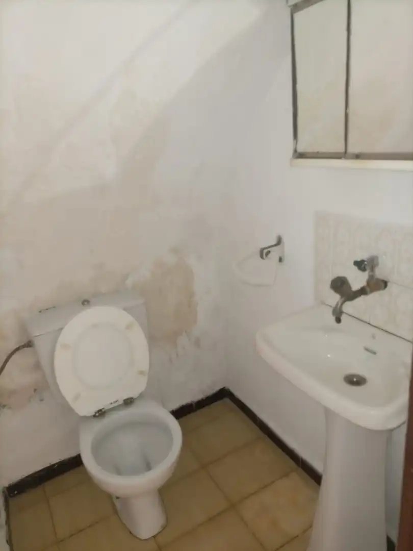 Bathroom of Commercial properties for rent in Cañamero