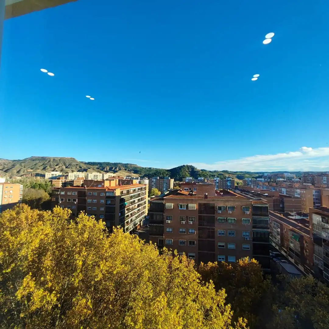 Vista exterior de Pis en venda en Alcalá de Henares amb Aire condicionat, Calefacció i Terrassa