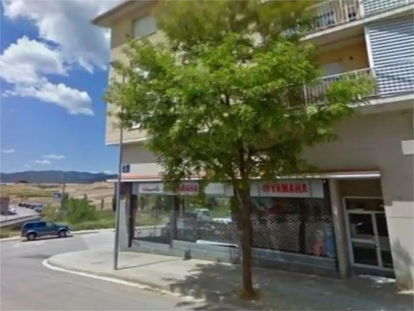 Vista exterior de Local en venda en Terrassa amb Aire condicionat i Parquet
