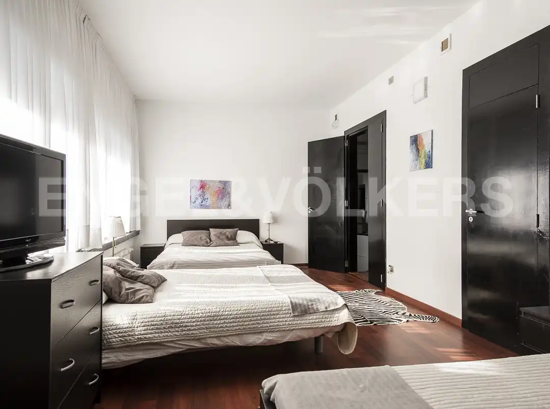 Dormitori de Casa o xalet en venda en Barcelona amb Calefacció, Jardí privat i Terrassa