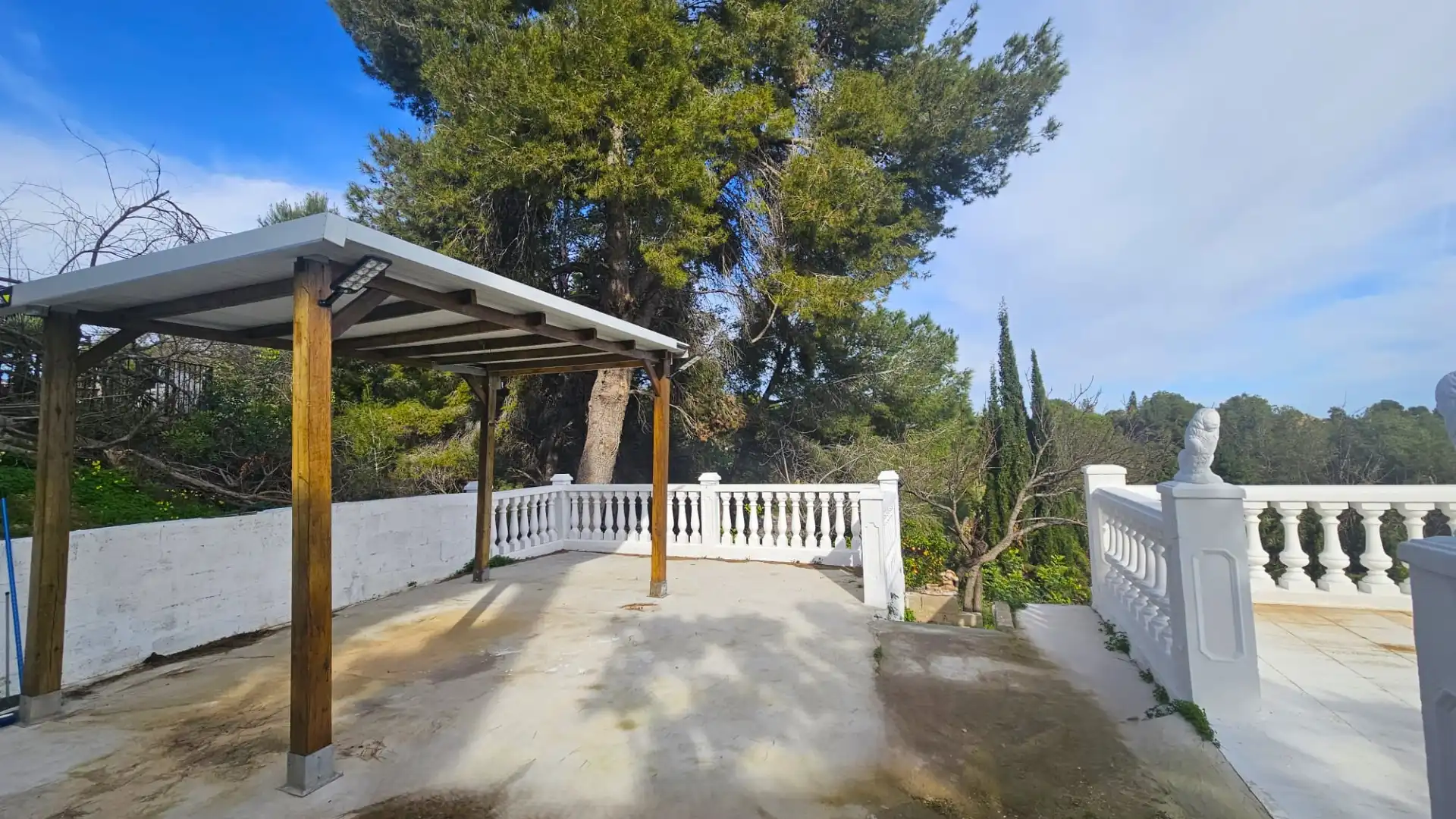 Vista exterior de Casa o xalet en venda en Torrent amb Aire condicionat, Terrassa i Piscina