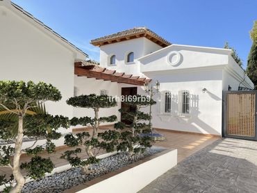 Villa con balcone in vendita a Benamara - Atalaya