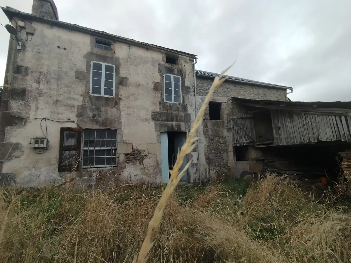 Country house with garden for sale in Ourol
