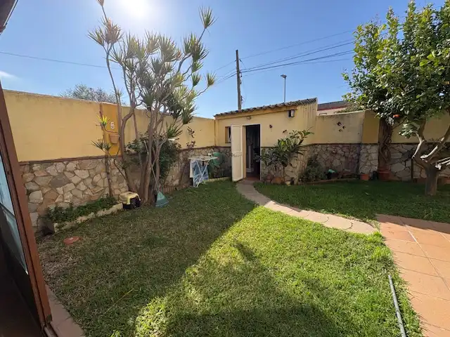 Garden of Detached homes for sale in Algeciras  with Air Conditioner, Private garden and Terrace