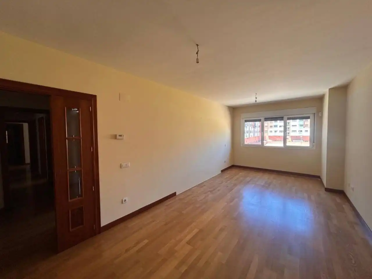 Sala d'estar de Pis en venda en Burgos amb Calefacció, Parquet i Traster