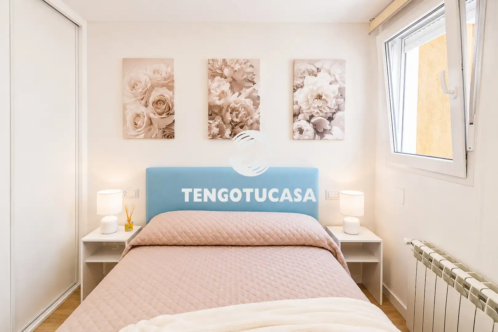 Bedroom of Flat for sale in Madrid  with Air Conditioner, Furnished and Oven