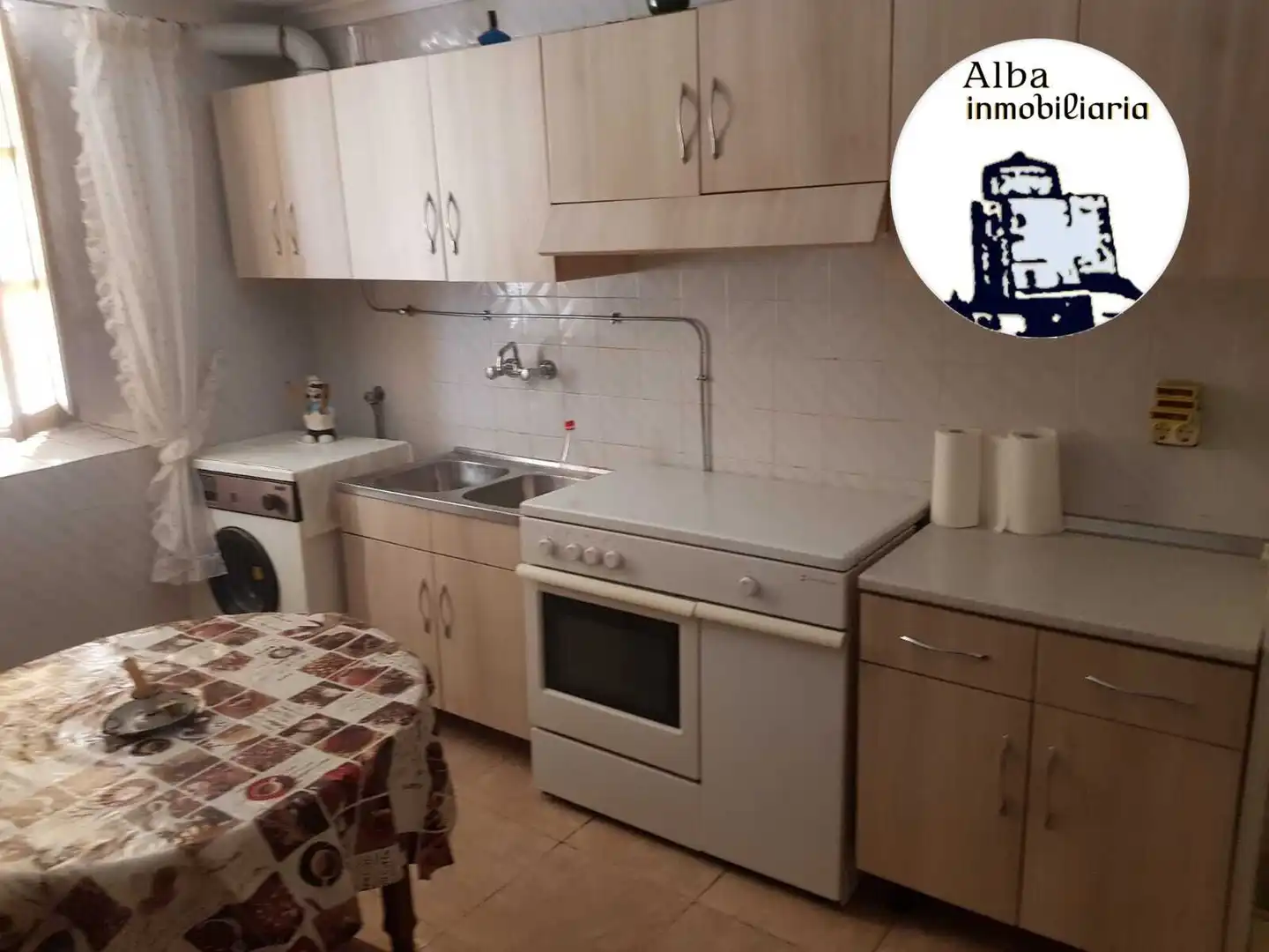 Houses for sale in Calle Salas Pombo, 2, Éjeme
