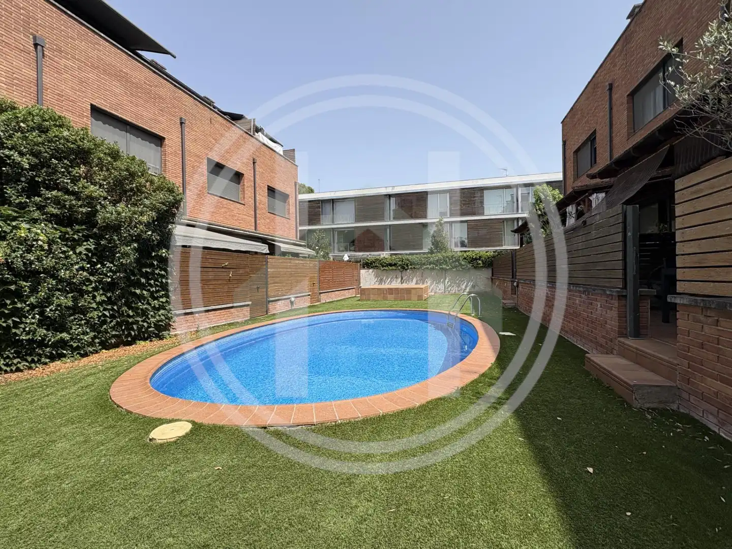 Piscina de Casa adosada en venda en Cardedeu amb Aire condicionat, Calefacció i Jardí privat