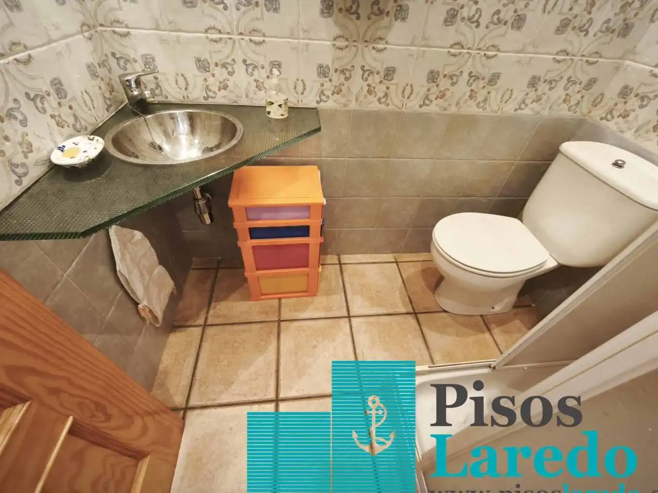 Badezimmer von Maisonette zum Verkauf in Laredo mit Heizung, Parkett und Terrasse