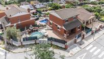 Vista exterior de Casa o xalet en venda en Lliçà d'Amunt amb Calefacció, Jardí privat i Terrassa