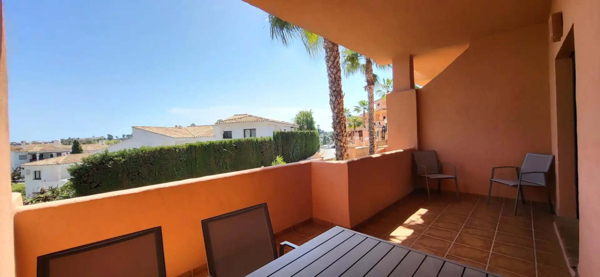 Terrassa de Apartament en venda en Benahavís amb Aire condicionat, Calefacció i Jardí privat