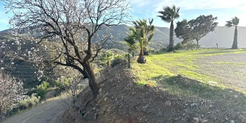 Country house zum Verkauf in Sedella mit Privatgarten, Terrasse und Abstellraum