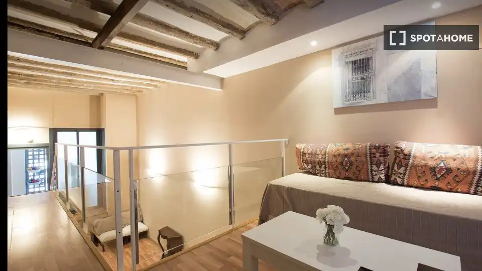 Piso con terraza en alquiler en Gràcia