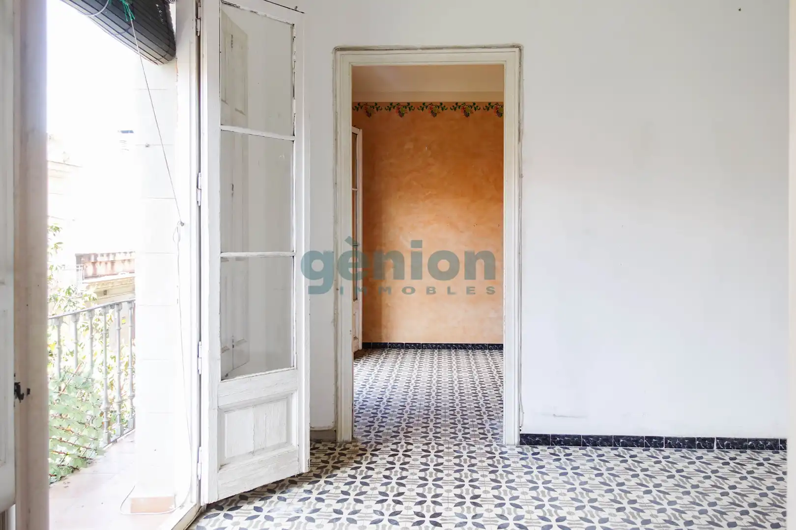 Piso en venta en Girona con Calefacción, Terraza y Balcón
