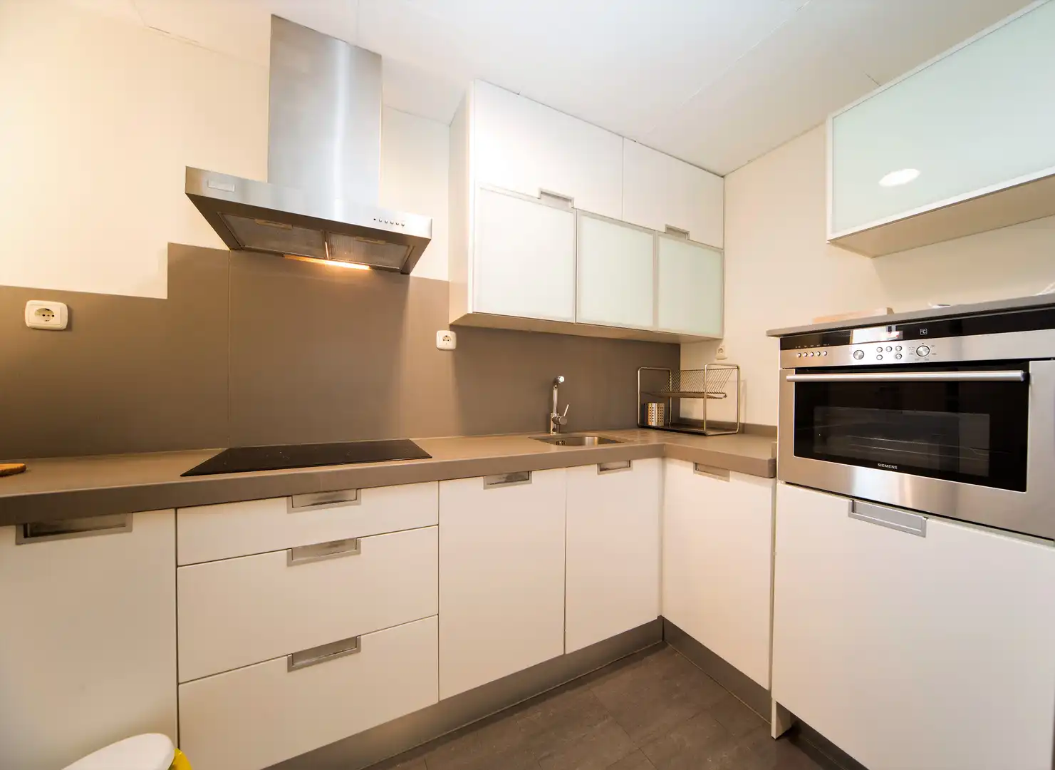 Kitchen of Flat for sale in Granada  with Air Conditioner, Heating and Parquet flooring