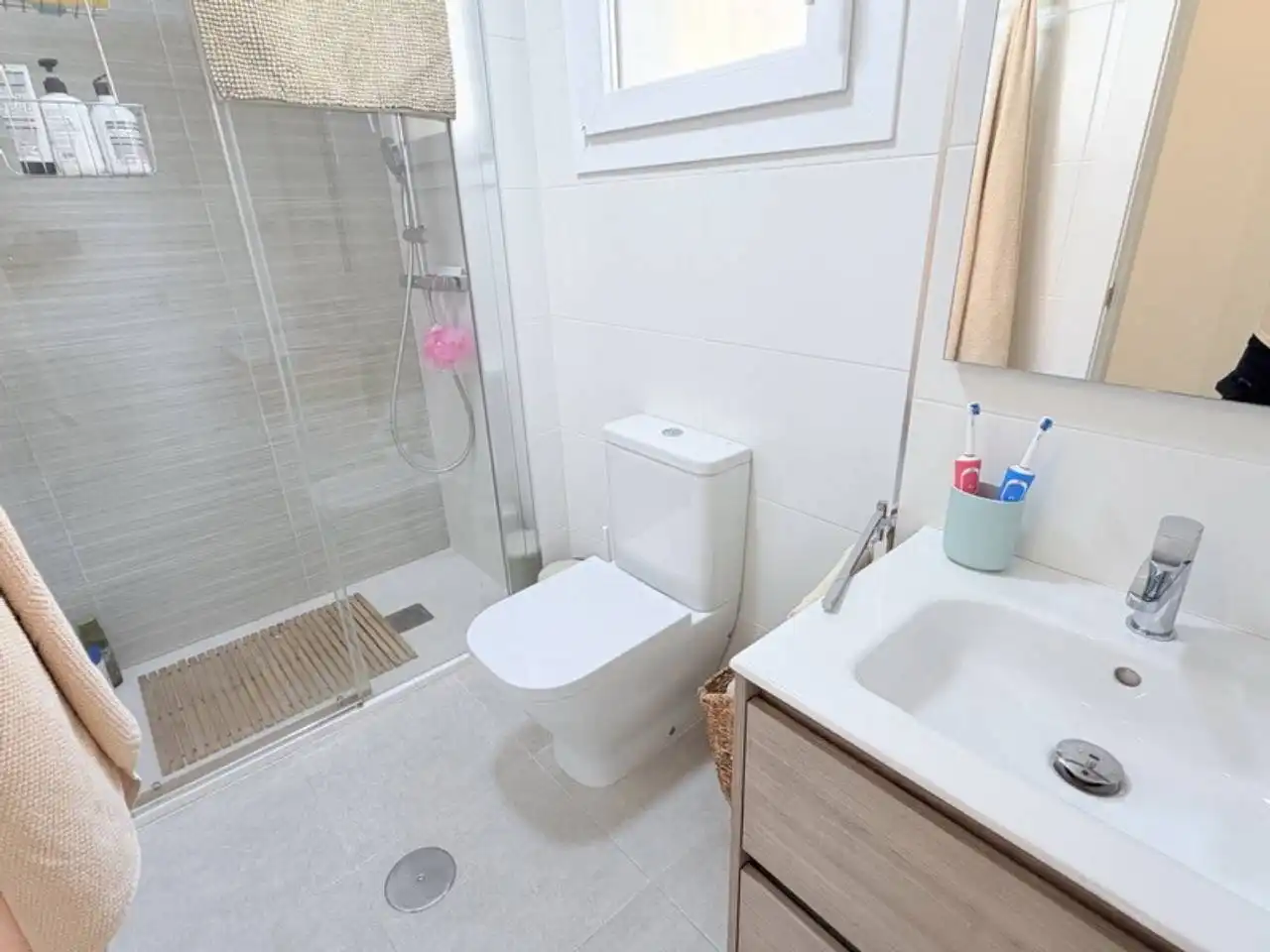 Baño de Apartamento de alquiler en Almuñécar con Terraza y Piscina comunitaria