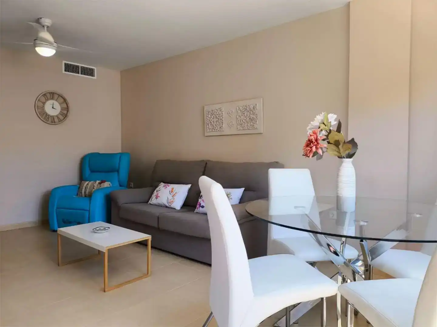Wohnzimmer von Wohnung zum Verkauf in Onil mit Balkon