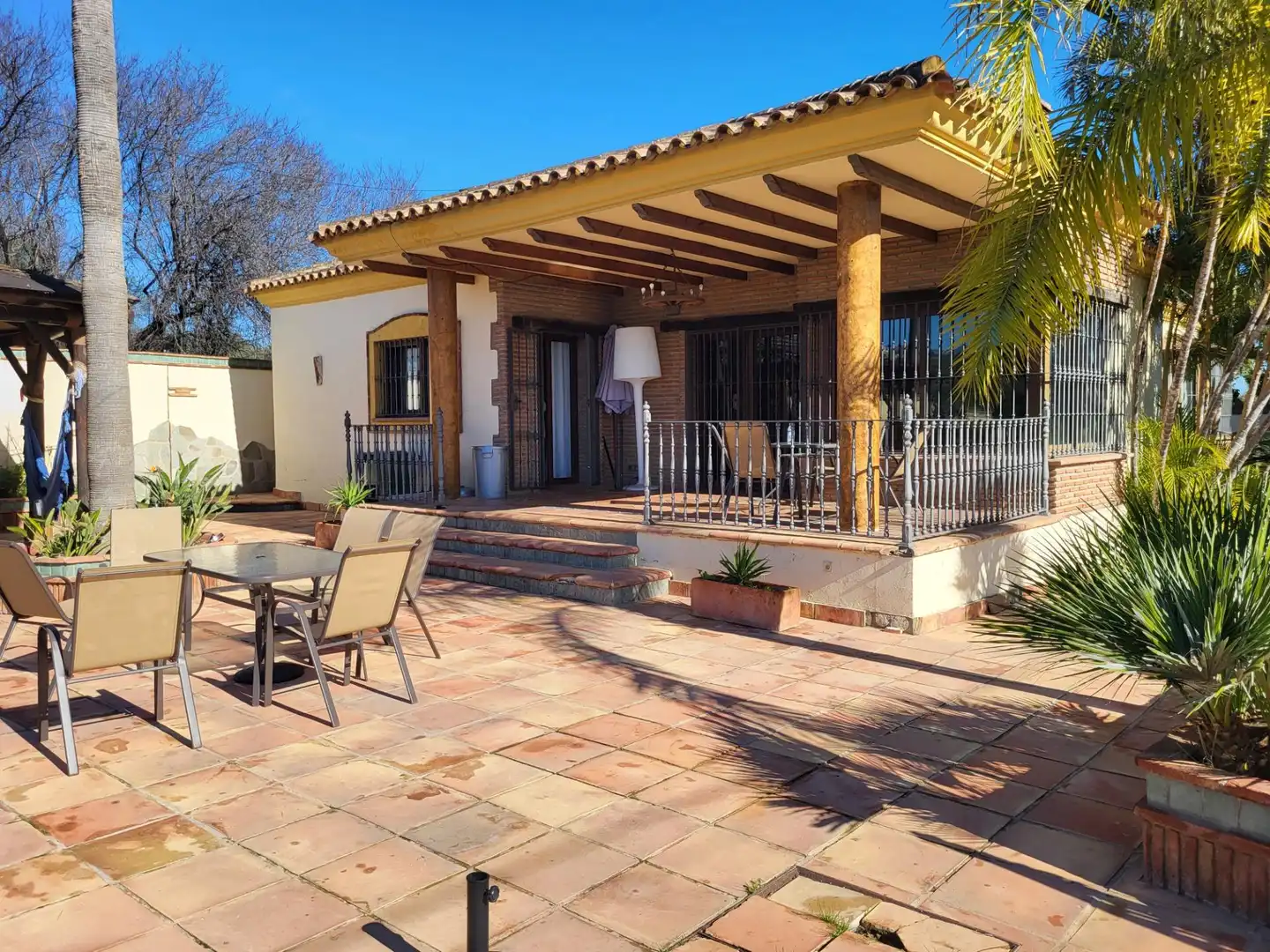 Vista exterior de Finca rústica en venda en Marbella amb Aire condicionat, Calefacció i Jardí privat