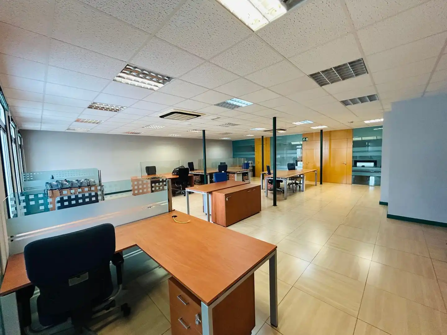 Büro zur Miete in A Coruña Capital  mit Heizung