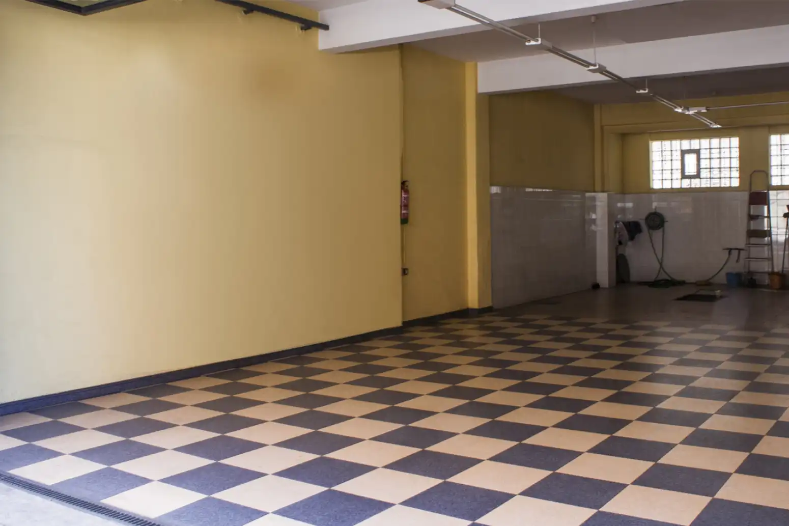 Local comercial en venta en Avilés - CL LLANO PONTE, imagen 2
