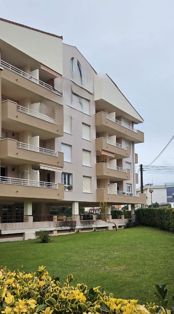 Vista exterior de Piso en venta en Castro-Urdiales con Calefacción y Terraza