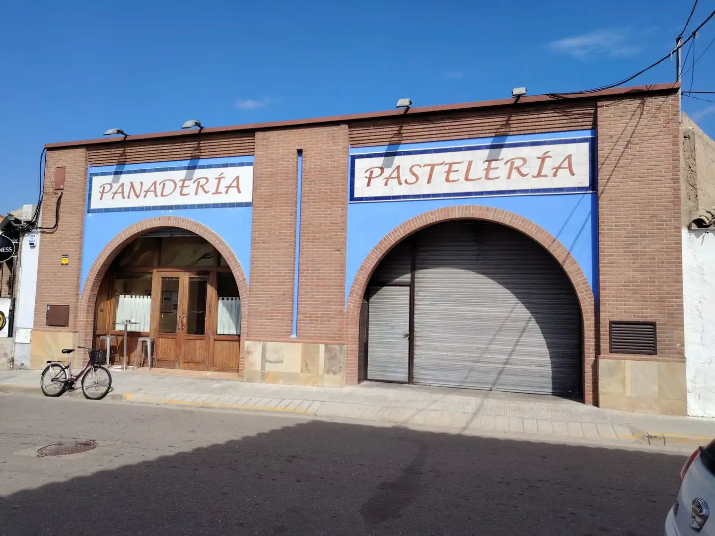 Vista exterior de Local en venda en Alfajarín