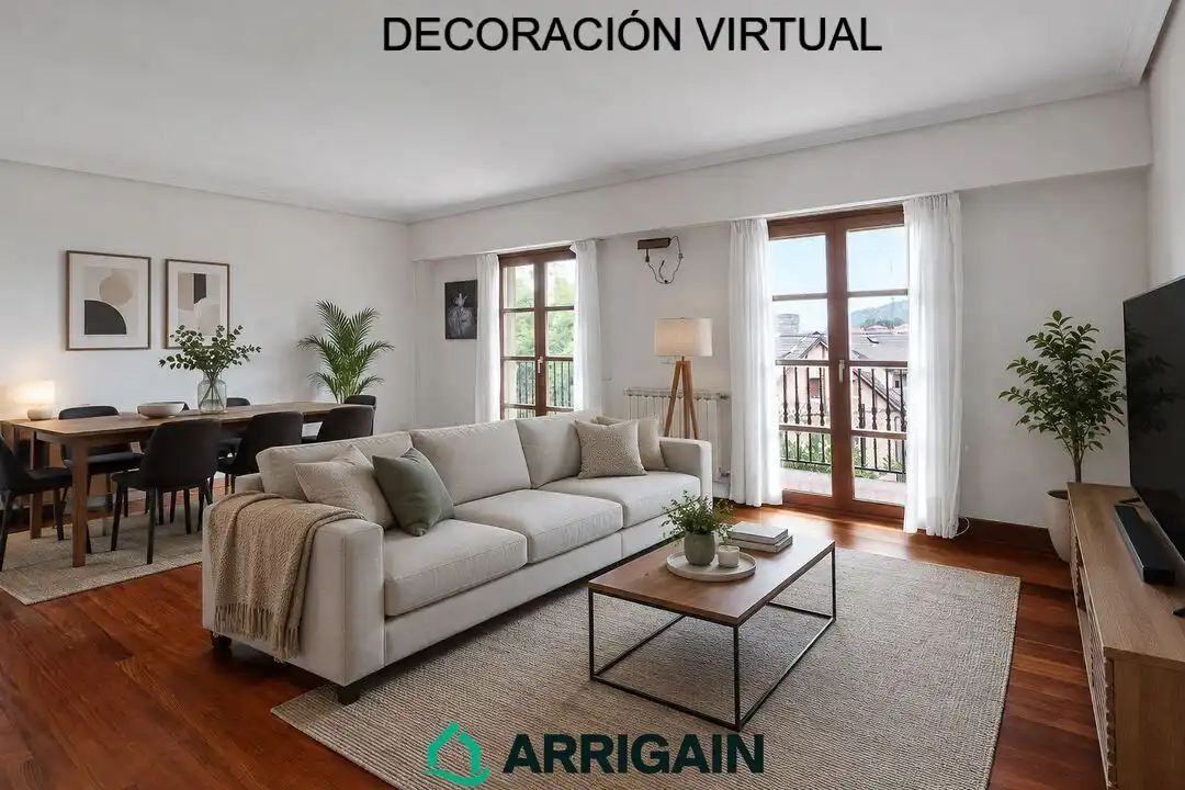 Casa amb terrassa en venda a Tolaregoia 19