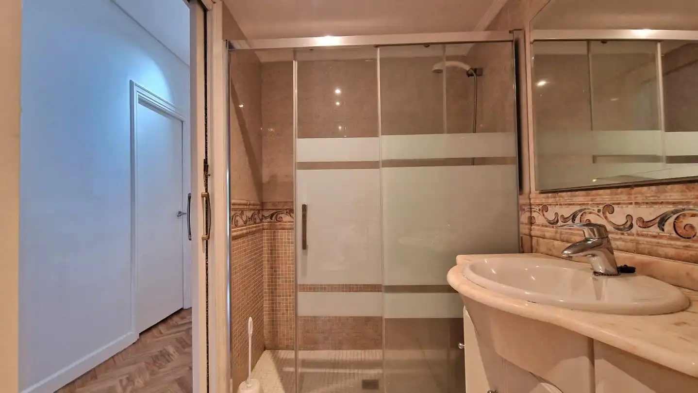 Baño de Piso de alquiler en Donostia - San Sebastián  con Terraza y Balcón