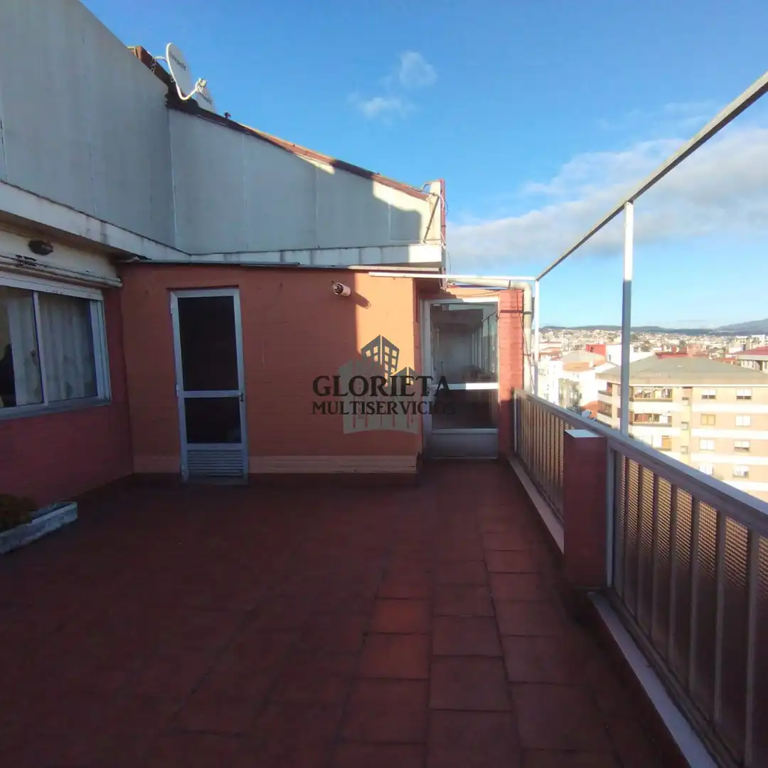 Terraza de Piso en venta en Vigo  con Calefacción, Parquet y Terraza