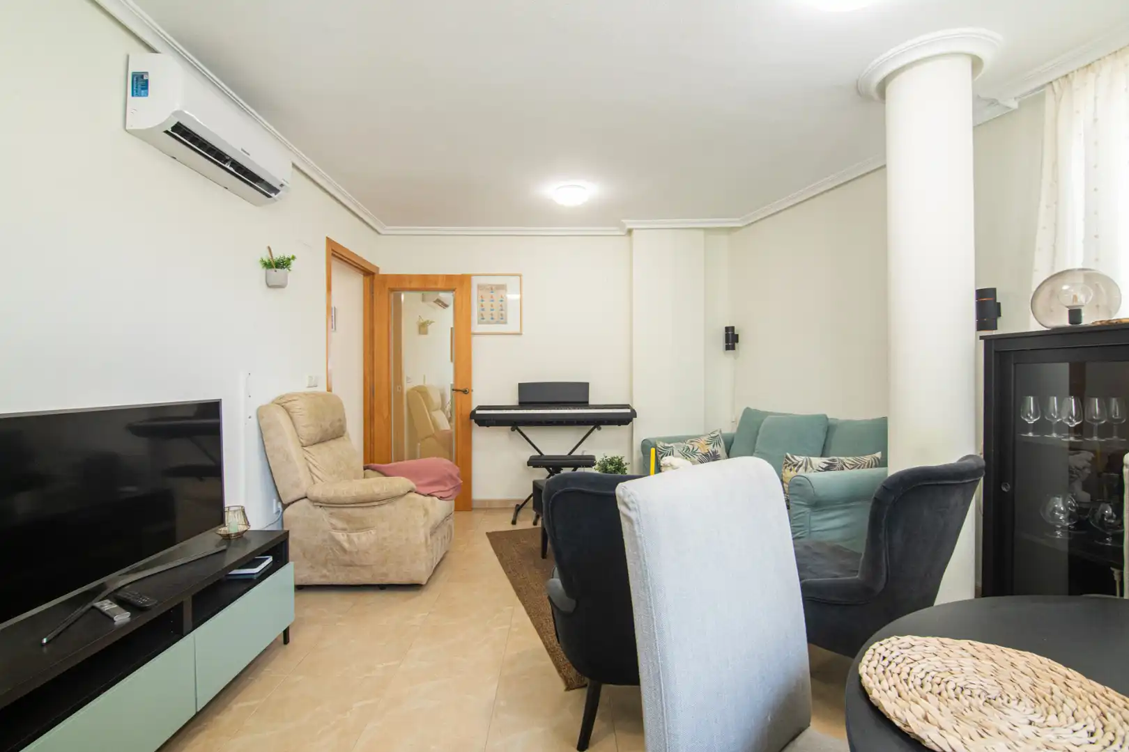 Sala d'estar de Pis en venda en Santa Pola amb Aire condicionat, Terrassa i Moblat