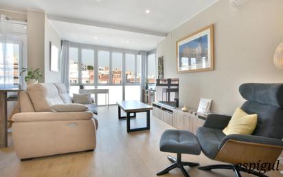 Living room of Flat for sale in  Barcelona Capital  with Air Conditioner, Heating and Terrace