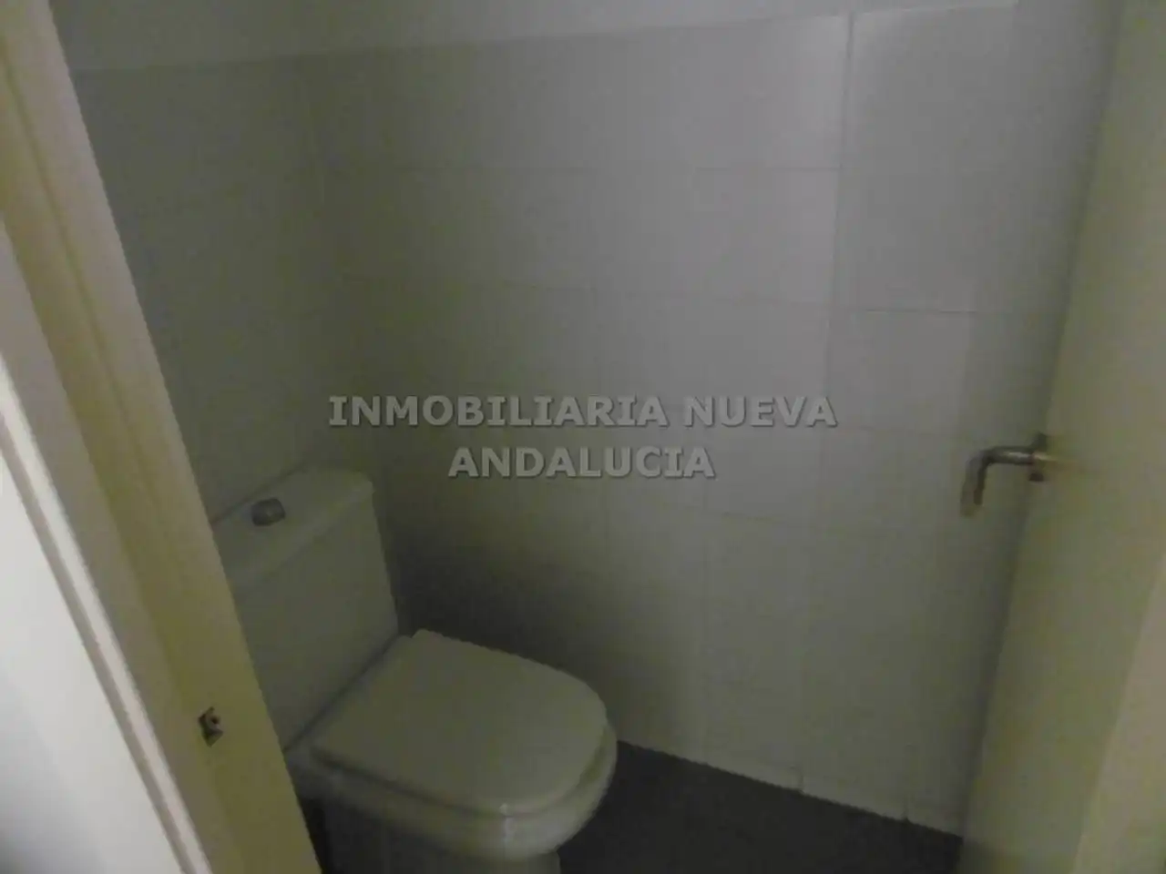 Bany de Local de lloguer en Almería