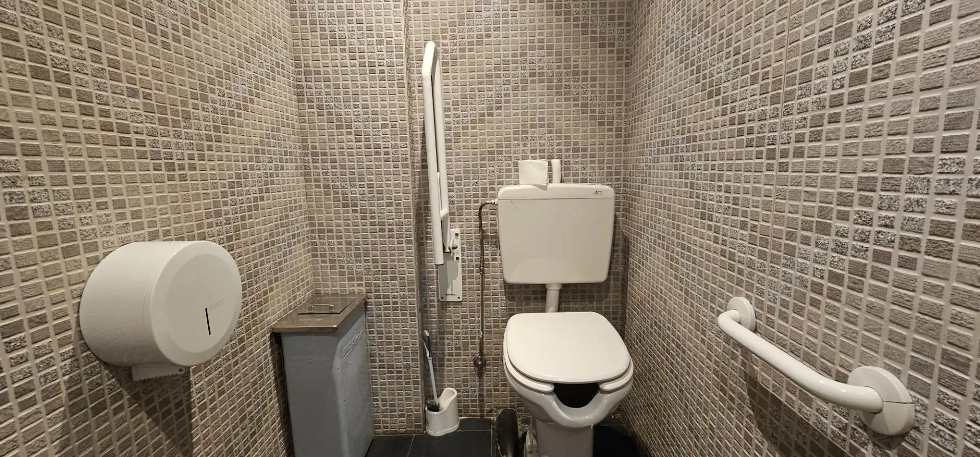 Baño de Local en traspaso en Madrid