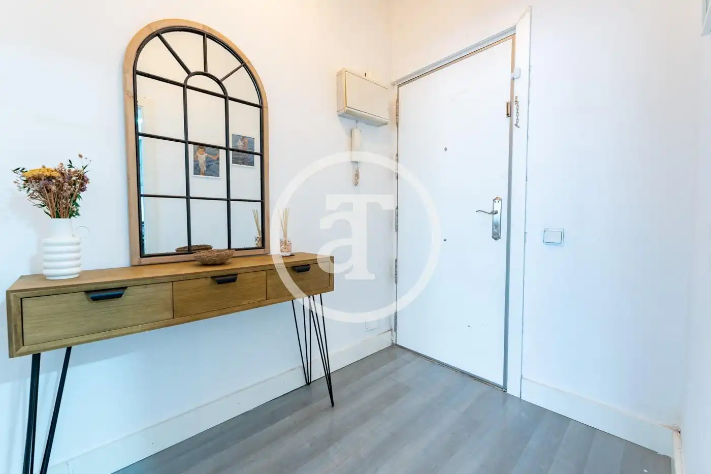 Flat for rent in Madrid  with Air Conditioner, Heating and Furnished