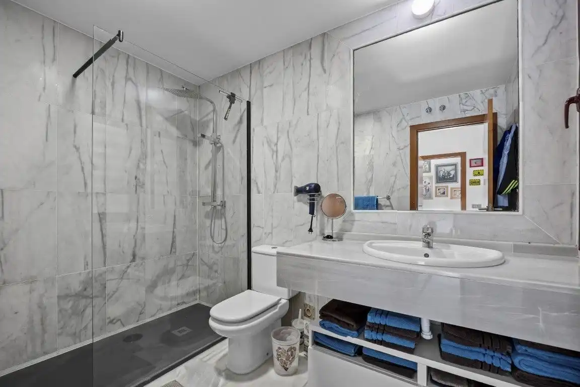 Baño de Casa o chalet en venta en Benahavís con Aire acondicionado, Calefacción y Jardín privado