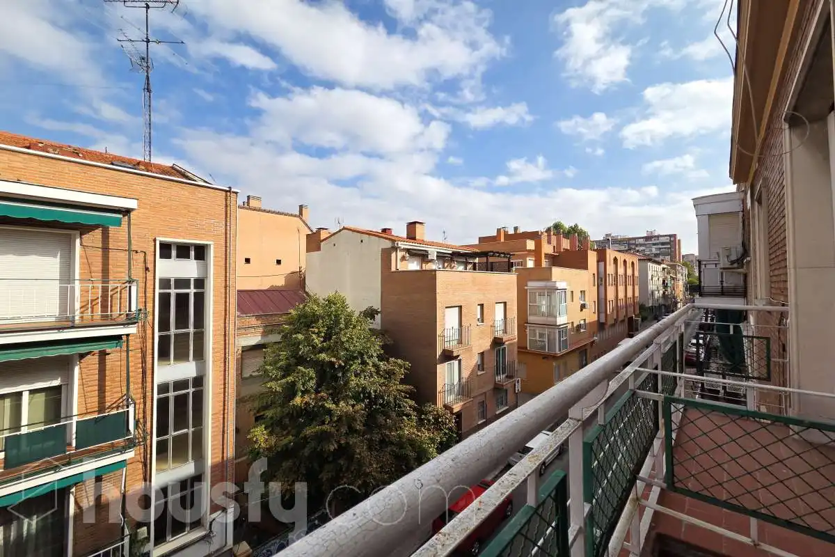 Vista exterior de Pis de lloguer en Ciudad Lineal