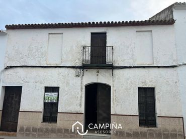 House with garden for sale in Calle Nuestra señora de los Clarines 24