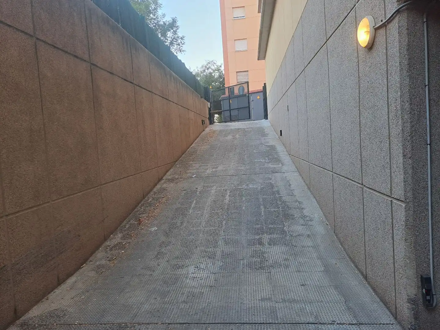 Parking of Garage for rent in Sevilla