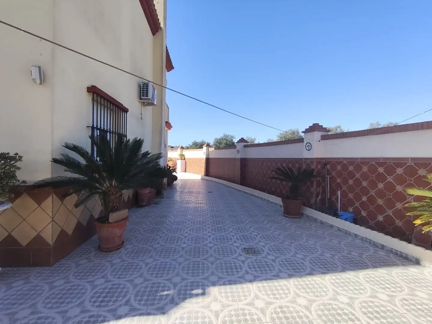 Außenansicht von Haus oder Chalet zum Verkauf in Gines mit Klimaanlage, Heizung und Schwimmbad