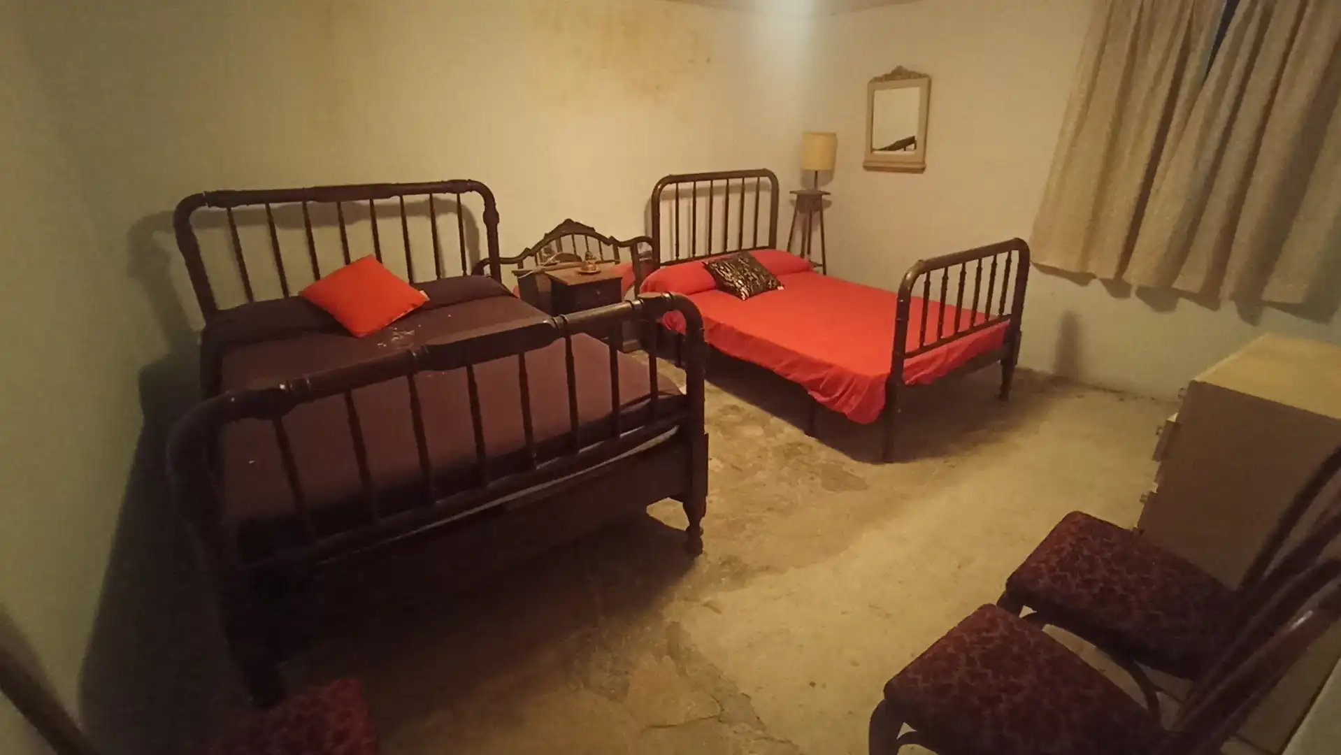 Habitación de Finca rústica en venta en Camporrélls con Calefacción, Trastero y Amueblado