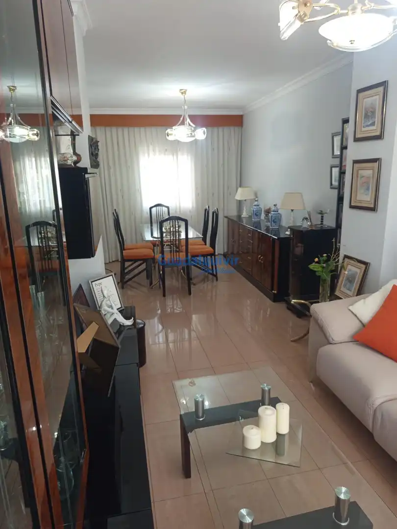 Sala de estar de Casa adosada en venta en Montequinto con Aire acondicionado, Jardín privado y Trastero