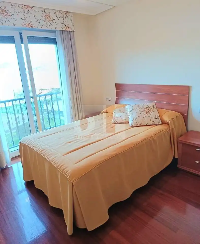 Habitación de Apartamento en venta en Moaña con Calefacción y Trastero