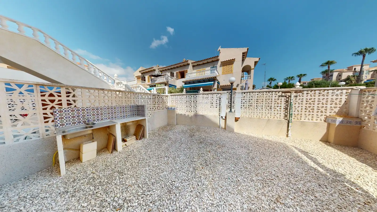 Vista exterior de Casa o chalet en venta en Torrevieja con Jardín privado, Terraza y Trastero