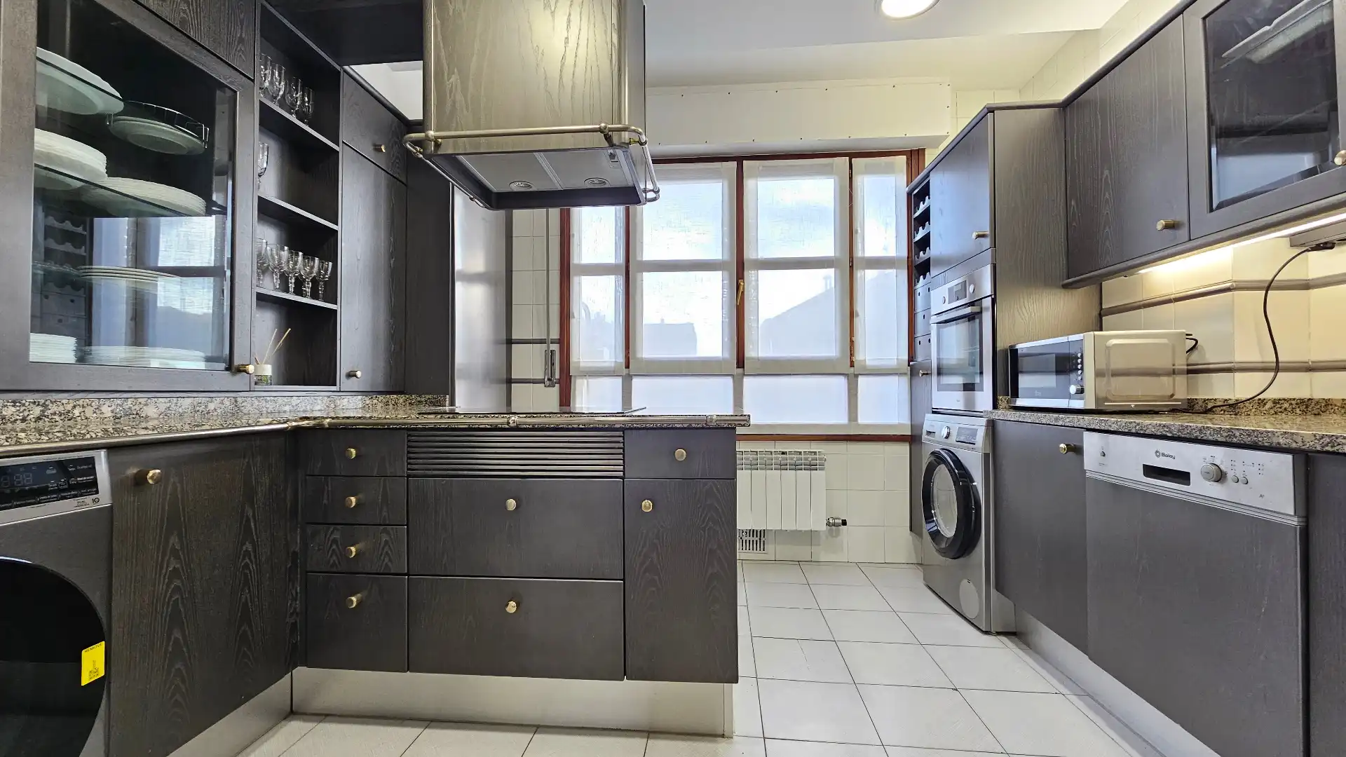 Cocina de Piso en venta en Vitoria - Gasteiz con Calefacción, Amueblado y Horno