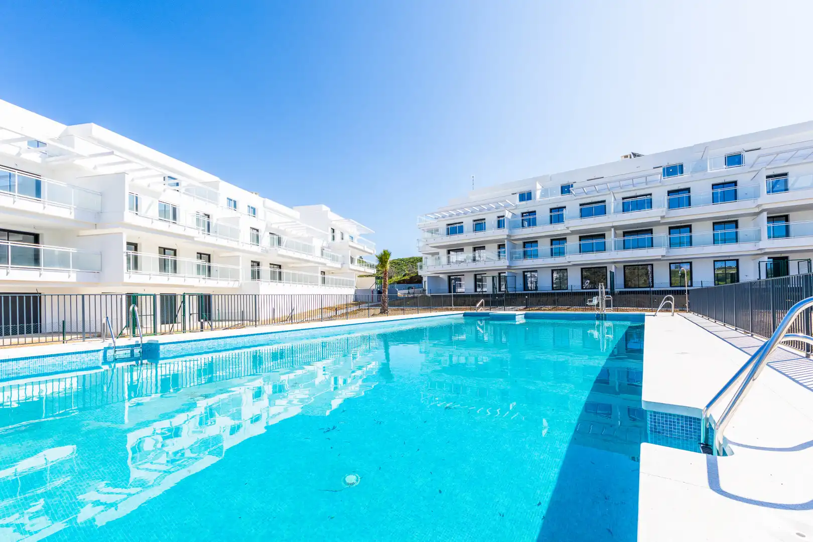 Schwimmbecken von Dachboden zum Verkauf in Mijas mit Klimaanlage, Terrasse und Schwimmbad