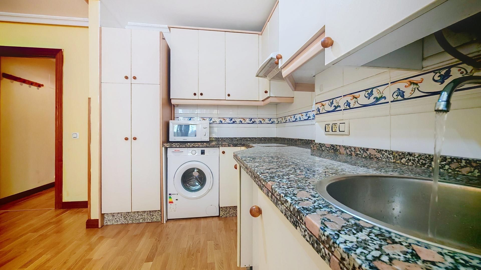 Kitchen of Flat for sale in Oviedo   with Heating