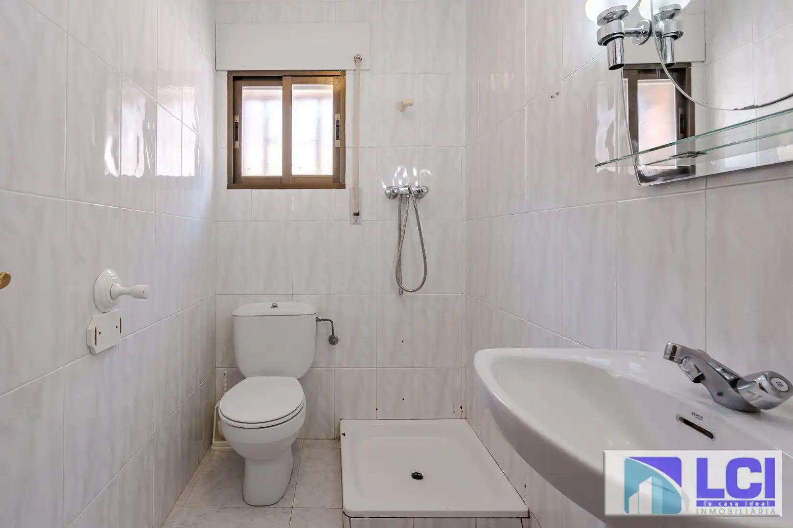 Baño de Casa o chalet en venta en Villalbilla con Calefacción, Jardín privado y Terraza