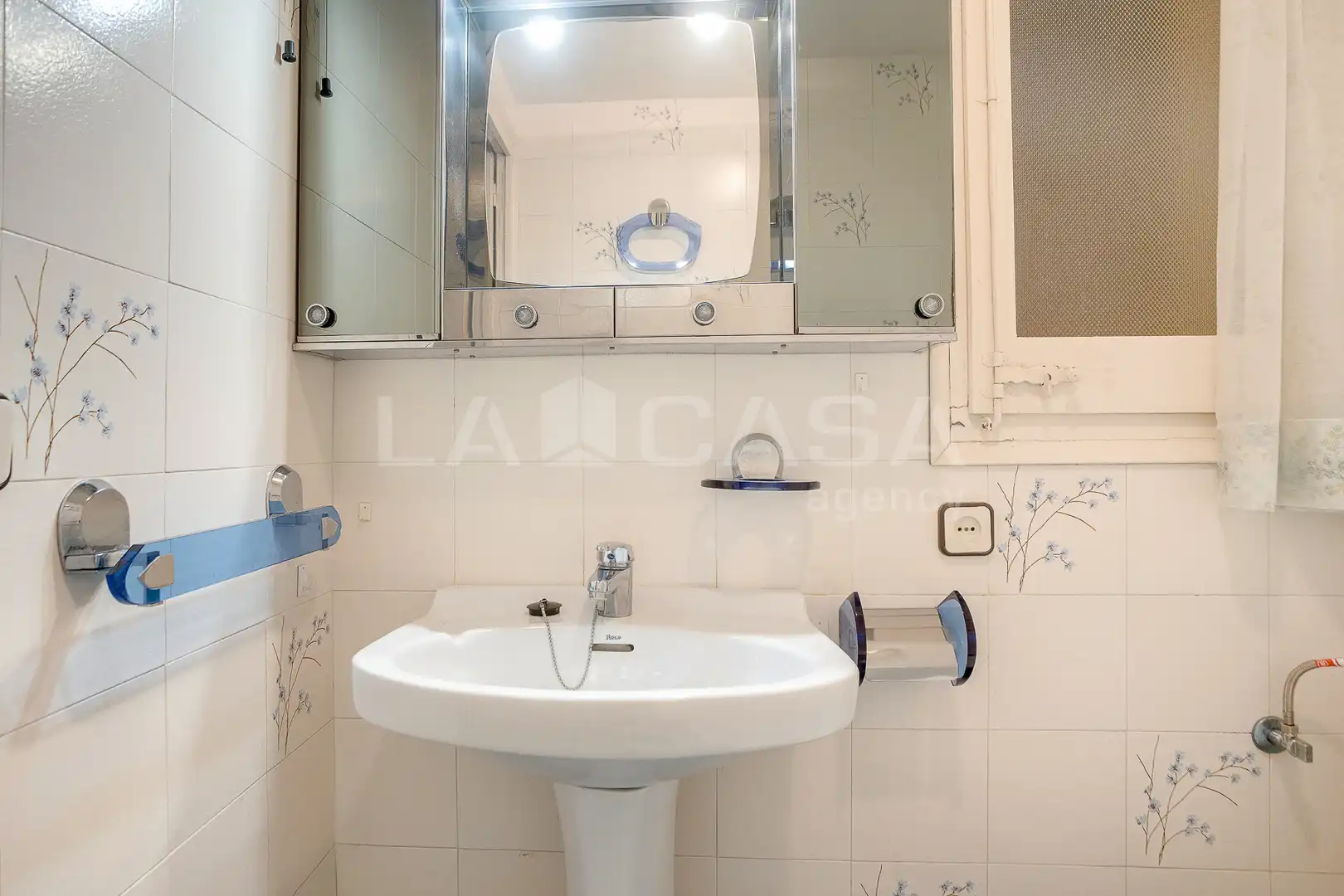 Piso con terraza en venta en Carrer de les Camèlies, imagen 46